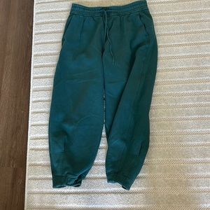 Lululemon Loungeful oversized fit cropped joggers in green jasper